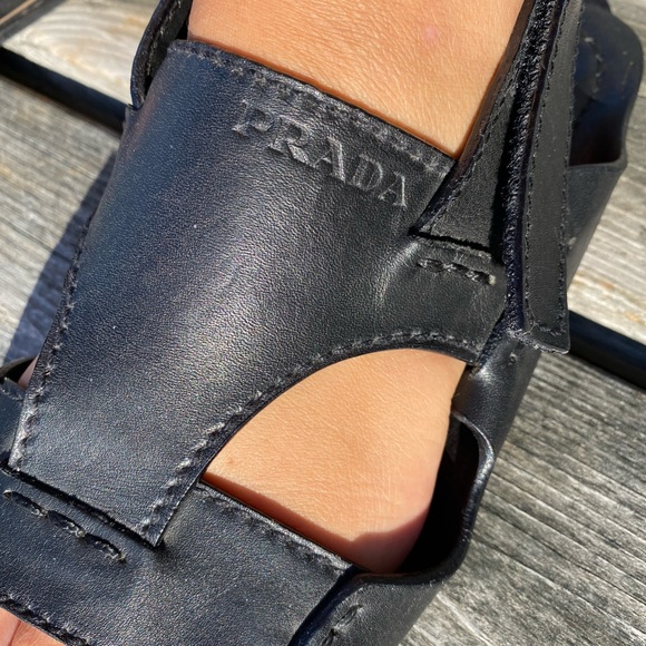 Men’s vintage black PRADA leather sandals - Picture 5 of 9